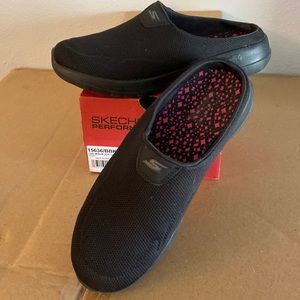 Sketchers Go Walk Joy